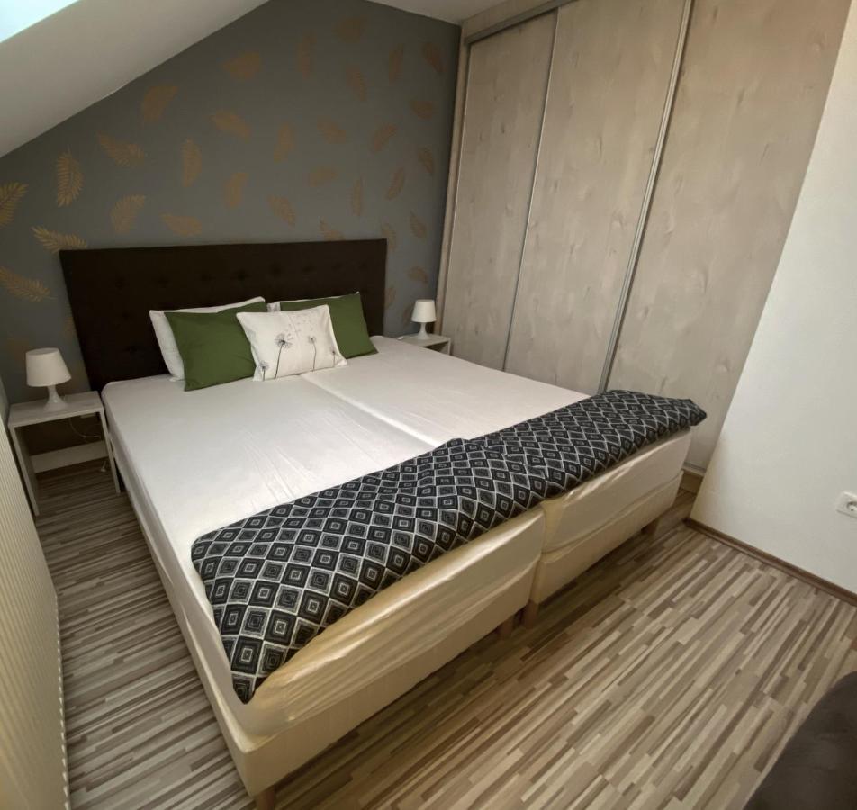 Bobita Apartman Sarvar Exterior photo