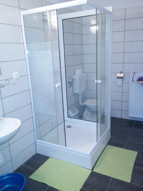 Bobita Apartman Sarvar Exterior photo